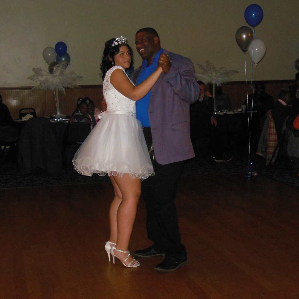 Dress - Picture 4 of 4